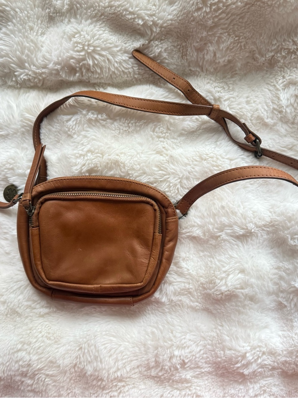 Lucky Brand Tan Leather Crossbody Bag with front zipper pocket; bohemian charm